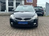 Usado Kia Ceed 90 CV (66 kW) 2012 Negro Utilitario