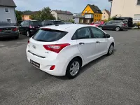 Gebraucht Hyundai i30 90 PS (66 kW) 2013 Weiß Limousine