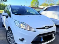 Gebraucht Ford Fiesta Titanium 82 PS (60 kW) 2010 Weiß Limousine