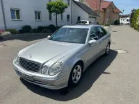 Gebraucht Mercedes E270 Avantgarde 177 PS (130 kW) 2003 Silber Limousine