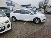 Gebraucht Ford Focus Viva 101 PS (74 kW) 2010 Frostweiß Kleinwagen