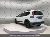 Neu Dacia Jogger Extreme 122 PS (89 kW) 2026 Grau Van / Kleinbus