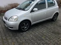 Gebraucht Toyota Yaris 60 PS (44 kW) 2005 Silber Limousine