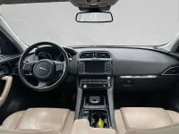 Gebraucht Jaguar F-Pace Prestige 179 PS (131 kW) 2016 Blau (loire blue) SUV