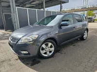 Gebraucht Kia Ceed 90 PS (66 kW) 2012 Grau Kleinwagen