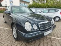Gebraucht Mercedes E240 Elegance 170 PS (125 kW) 1998 Blau Limousine
