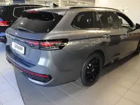 Gebraucht VW Passat R-line 150 PS (110 kW) 2025 Grau Kombi