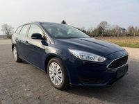 Gebraucht Ford Focus Trend 101 PS (74 kW) 2018 Blau Kombi