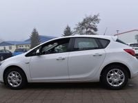 Gebraucht Opel Astra Selection 116 PS (85 kW) 2015 Weiß Limousine