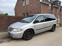 Gebraucht Chrysler Voyager 147 PS (108 kW) 2002 Silber Van / Kleinbus