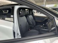 Neu Renault Captur Techno 91 PS (66 kW) 2025 Perlmuttweiß metallic, black SUV