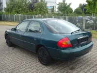 Gebraucht Ford Mondeo Ghia 116 PS (85 kW) 1997 Grün Limousine