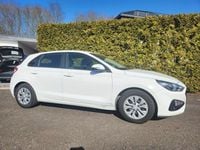 Gebraucht Hyundai i30 115 PS (84 kW) 2021 Weiß Limousine