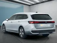 Gebraucht VW Passat 150 PS (110 kW) 2025 Silber Kombi