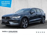 Gebraucht Volvo V60 CC Plus 197 PS (144 kW) 2024 Denim blue / metallic Kombi