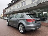 Gebraucht Audi A3 Ambiente 125 PS (91 kW) 2016 Monsungrau metallic Limousine