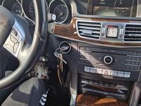 Gebraucht Mercedes E250 204 PS (150 kW) 2015 Blau Limousine