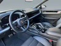 Gebraucht Porsche Cayenne 520 PS (382 kW) 2024 Quarzitgraumetallic (metallic) SUV