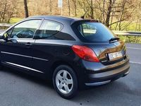 gebraucht Peugeot 207 1.4 // TÜV 07/25 // 8 Fach bereift