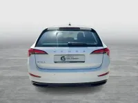 Gebraucht Skoda Scala Ambition 95 PS (69 kW) 2023 Weiß Kleinwagen