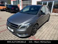 Gebraucht Mercedes B200 136 PS (100 kW) 2014 Mountaingrau Kleinwagen