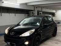 Gebraucht Peugeot 206+ 73 PS (53 kW) 2012 Schwarz Kleinwagen