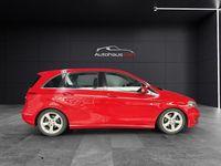 Gebraucht Mercedes B180 109 PS (80 kW) 2013 Rot Van / Kleinbus