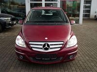 Gebraucht Mercedes B180 116 PS (85 kW) 2011 Rot Van / Kleinbus