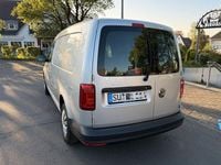 Second-hand VW Caddy 102 CP (75 kW) 2019 Argintiu Monovolum