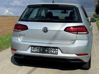 Gebraucht VW Golf VII Trendline 116 PS (85 kW) 2018 Silber Limousine