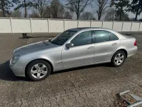 Gebraucht Mercedes E240 177 PS (130 kW) 2003 Silber Limousine