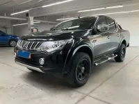 Gebraucht Mitsubishi L Top 181 PS (133 kW) 2016 Schwarz SUV