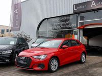 Gebraucht Audi A3 Sportback e-tron Basis 150 PS (110 kW) 2022 Rot Kleinwagen