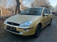 Gebraucht Ford Focus 102 PS (75 kW) 2000 Gold Limousine