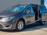 Second-hand Chrysler Pacifica 291 CP (214 kW) 2016 Gri Monovolum