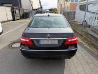 Gebraucht Mercedes E350 265 PS (194 kW) 2011 Schwarz Limousine