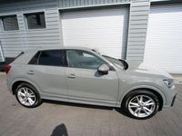 Gebraucht Audi Q2 S-Line 150 PS (110 kW) 2018 Grau SUV