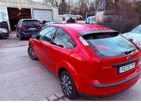 Gebraucht Ford Focus 80 PS (58 kW) 2005 Rot Kleinwagen