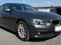 Gebraucht BMW 318 136 PS (100 kW) 2018 Grau Limousine