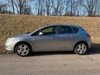 Gebraucht Opel Astra 140 PS (102 kW) 2011 Grau Kleinwagen