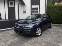 Usata Ford Focus Sport 101 CV (74 kW) 2005 Blu Berlina