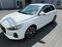 Gebraucht Hyundai i30 Comfort 99 PS (72 kW) 2017 Weiß Limousine