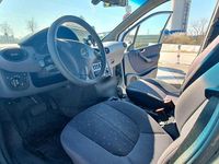 Usado Mercedes A140 Classic 82 HP (60 kW) 2004 Prateado Citadino