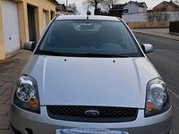 Gebraucht Ford Fiesta 80 PS (58 kW) 2007 Silber Kleinwagen