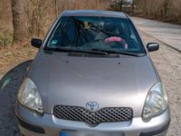 Gebraucht Toyota Yaris 65 PS (47 kW) 2003 Silber Kleinwagen