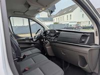 Gebraucht Ford Tourneo 131 PS (96 kW) 2020 Weiß Van / Kleinbus