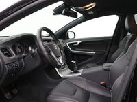 Gebraucht Volvo V60 152 PS (111 kW) 2017 Schwarz Kombi