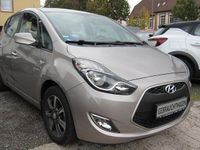 Gebraucht Hyundai i20 Space Plus 125 PS (91 kW) 2018 Beige Van / Kleinbus