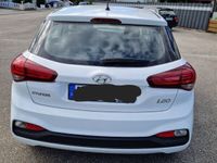 gebraucht Hyundai i20 1.2 Benzin Select