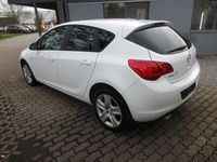 Gebraucht Opel Astra Design Edition 140 PS (102 kW) 2012 Weiß Limousine